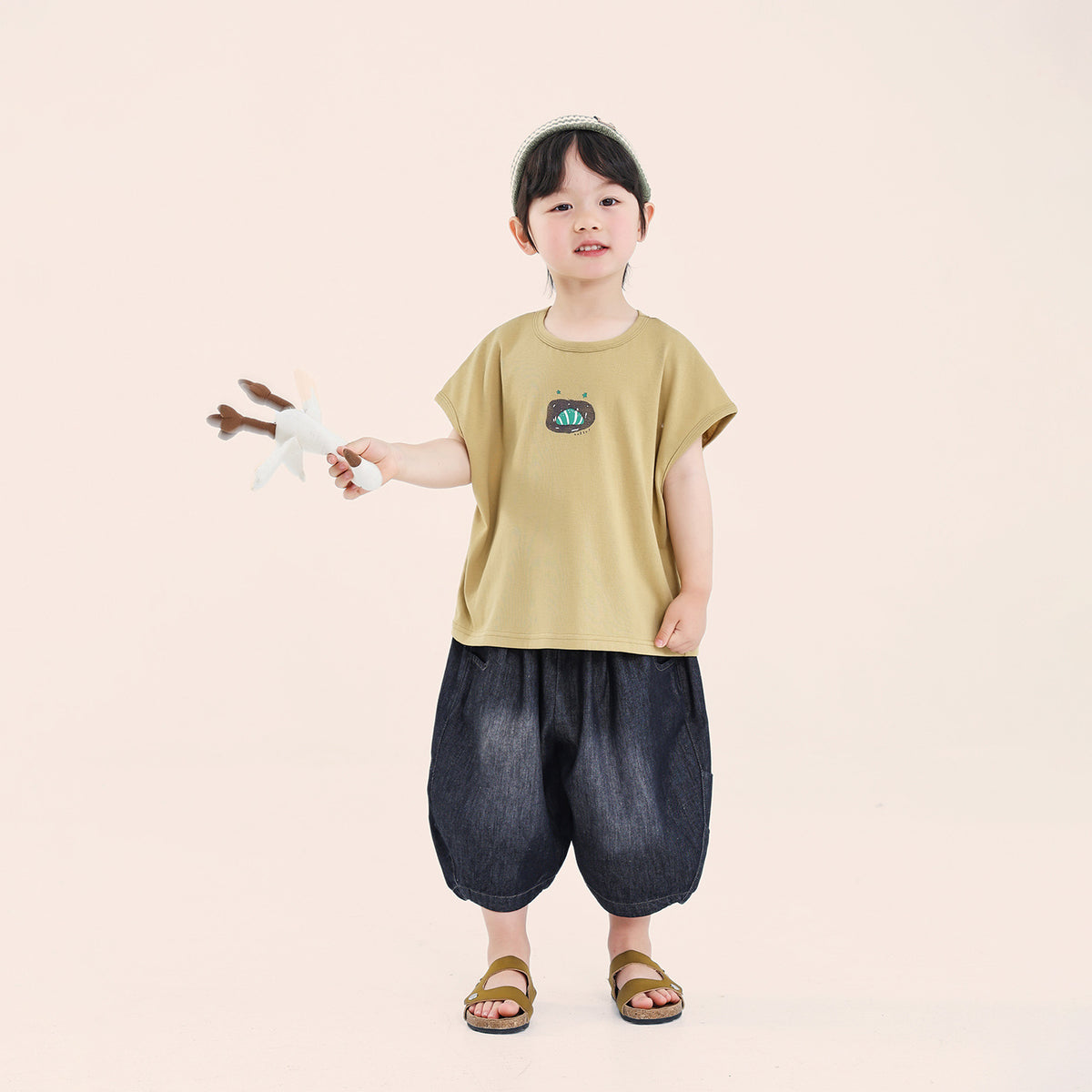 Boys' sleeveless t-shirt