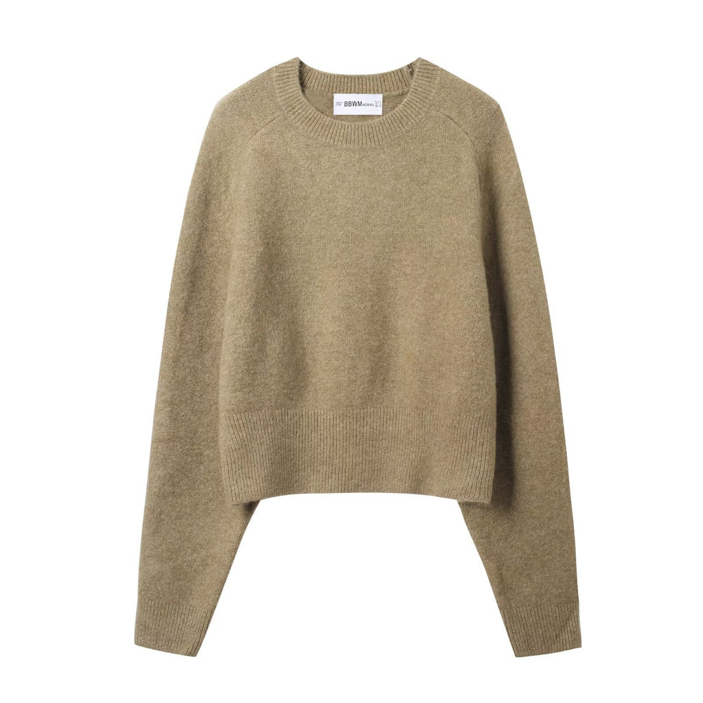 Knitted short pullover sweater